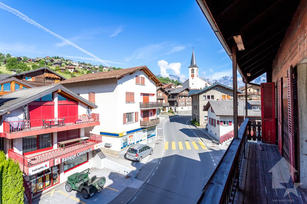 Maison villageoise à rénover, 2 pièces + locaux commerciaux, 490 m2 13