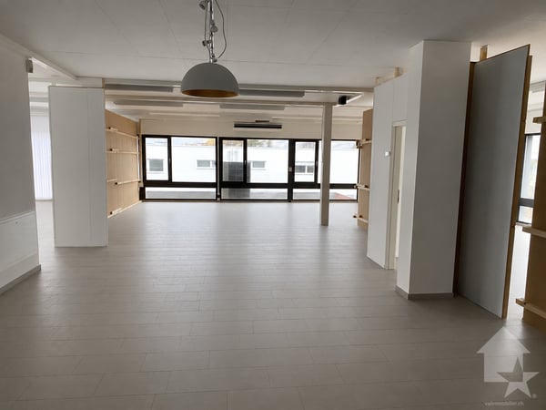 A louer, grande surface de 268 m2 - zone commerciale Conthey 2