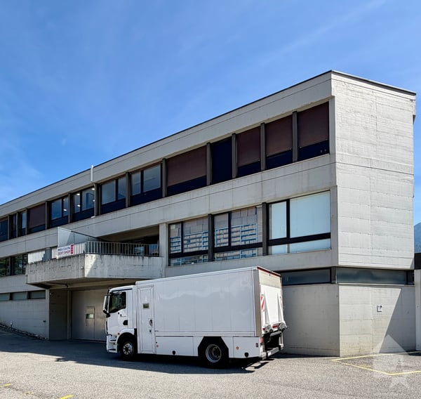 A louer, grande surface d'env. 130 m2 - zone commerciale Conthey 4