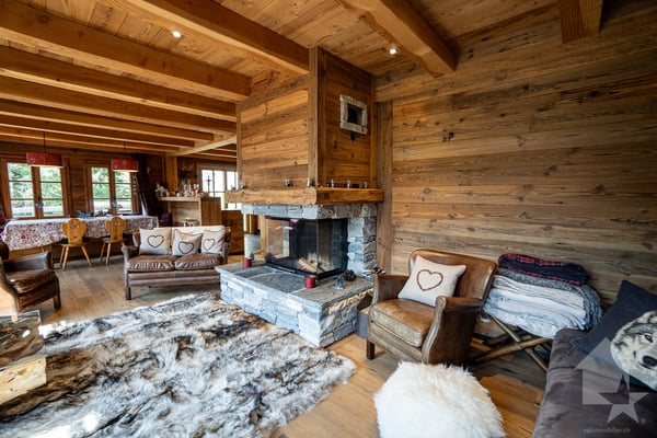 Chaleureux chalet avec cachet et vues exceptionnelles 1