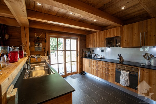 Chaleureux chalet avec cachet et vues exceptionnelles 5