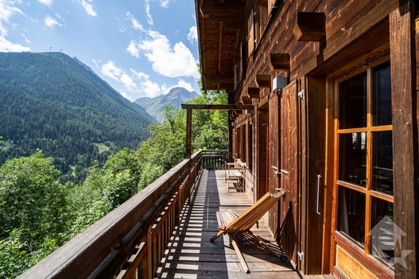 Chaleureux chalet avec cachet et vues exceptionnelles 8