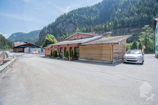 Immeuble mixte avec activités en cours - Le Châtelard (VS) 2