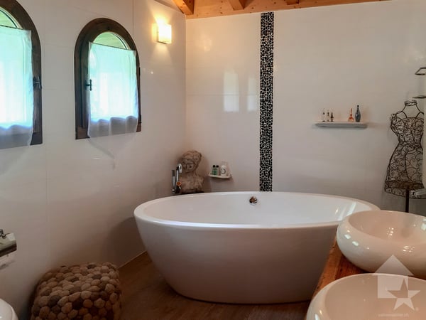 Magnifique chalet au coeur des Alpes valaisannes 9