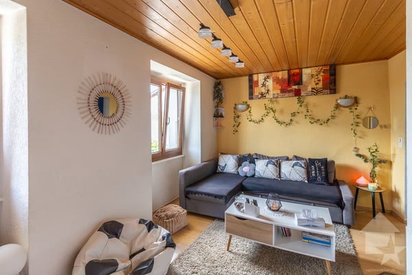 Maison villageoise avec duplex 3.5 pièces de 90 m2 et local commercial 2