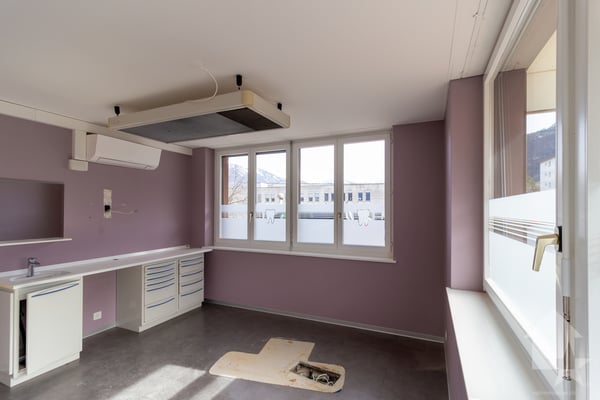 Cabinet 4.5 pièces lumineux de 115 m2 12
