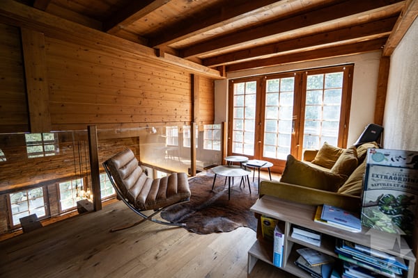 Spacieux chalet de caractère avec belle véranda et magnifique jardin 8