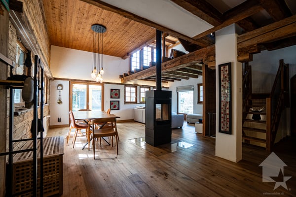 Spacieux chalet de caractère avec belle véranda et magnifique jardin 5
