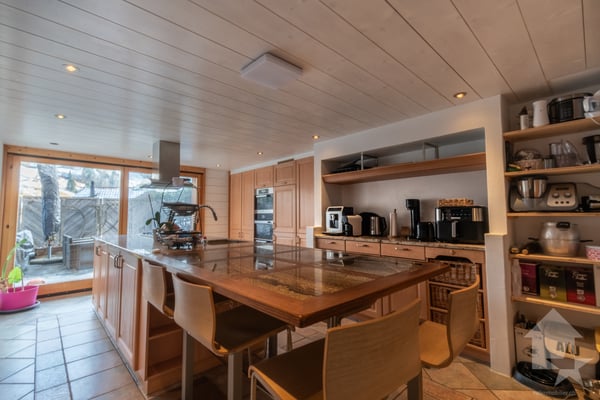 Val-d'Illiez, magnifique chalet de 3 logements 7
