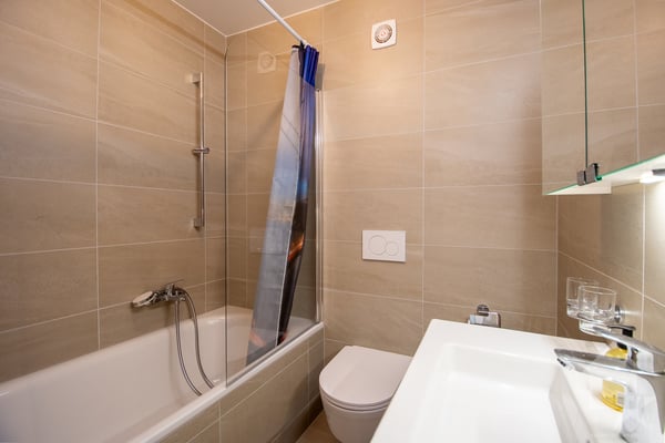 Appartement de 2.5 pièces avec terrasse et jardin 12