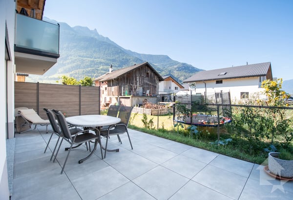 Appartement de 2.5 pièces avec terrasse et jardin 2