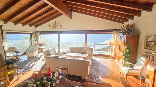 Chalet avec piscine extérieure à Randogne 8