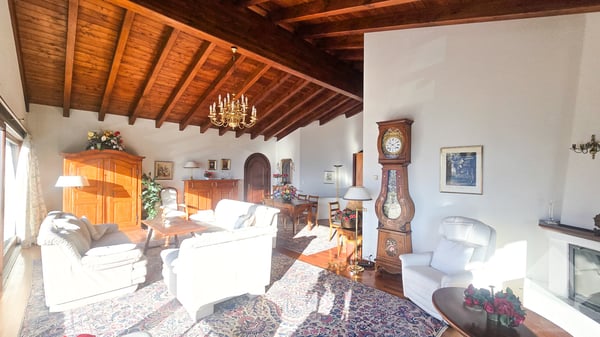 Chalet avec piscine extérieure à Randogne 10