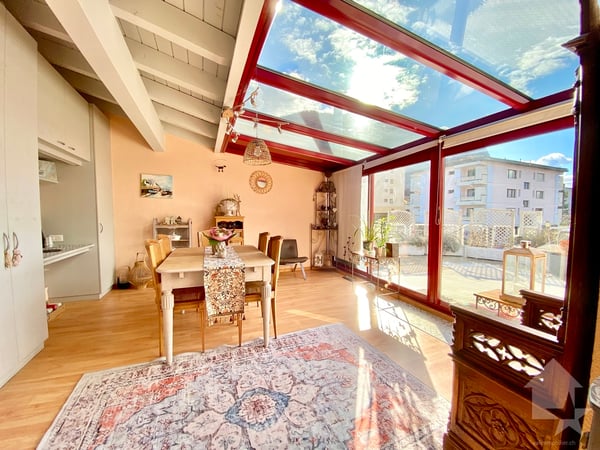 Spacieux attique au calme, parking, terrasse de 105 m2 et vue ! 4
