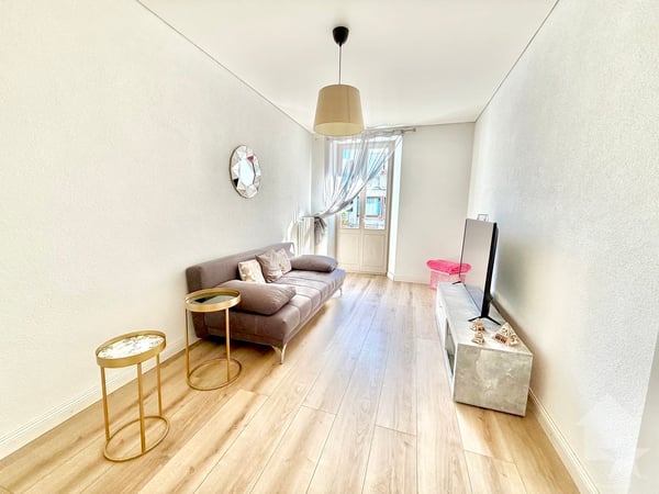 Appartement de 2.5 pièces rénové avec garage box ! 1