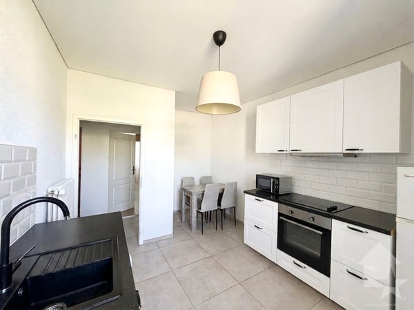 Appartement de 2.5 pièces rénové avec garage box ! 5