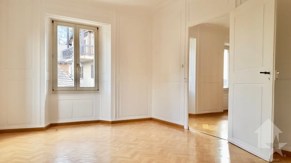 Immeuble de 5 appartements et un restaurant au centre du village ! 10