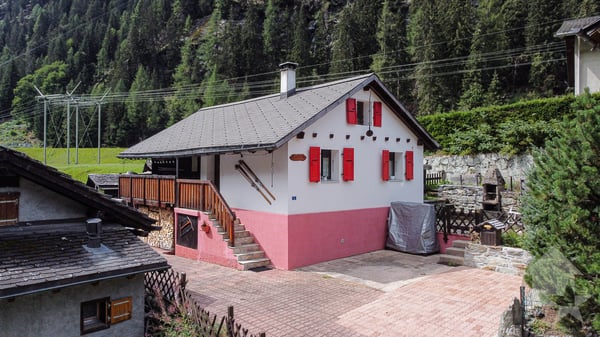Séduisant chalet à Mottec comprenant deux appartements indépendants