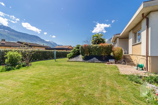 Charmante villa de 6.5 pcs avec magnifique jardin, situation idéale et calme 6