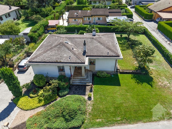 Charmante villa de 6.5 pcs avec magnifique jardin, situation idéale et calme 2