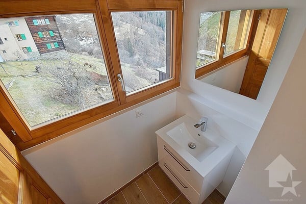 Magnifique appartement de 3.5 pièces complètement rénové en 2024 9