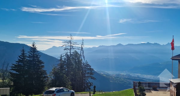 Maison mitoyenne refaite à neuf : calme, vue et ensoleillée 5