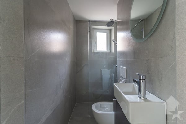 Immeuble entièrement rénové en 2026 avec rendement locatif de 4,3% 8