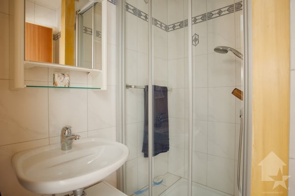 Spacieux appartement de 1.5 pièces, 150 m², deux salles de bains 12