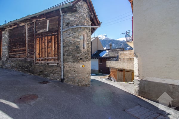 Authentique maison villageoise du 18ème avec espaces extérieurs 3