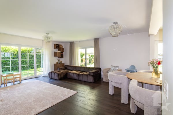 Magnifique villa 6.5 pièces rénovée avec studio et grand jardin 6