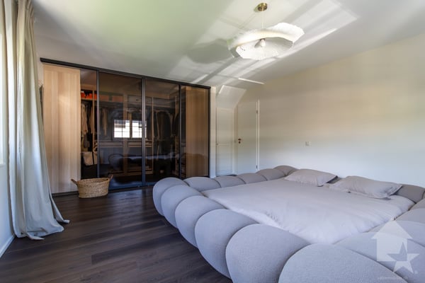 Magnifique villa 6.5 pièces rénovée avec studio et grand jardin 12