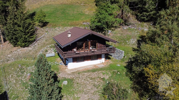 Séduisant chalet entouré de nature avec vues magnifiques