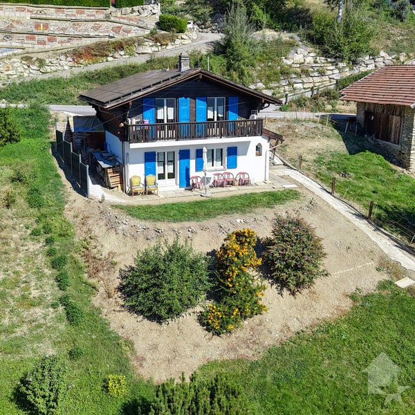 Charmant petit chalet 4.5p, superbe situation, calme, vue, ensoleillé! 3