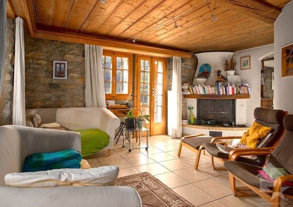 Chalet de 5.5 pièces avec cachet, 180 m2, situation ensoleillée 2