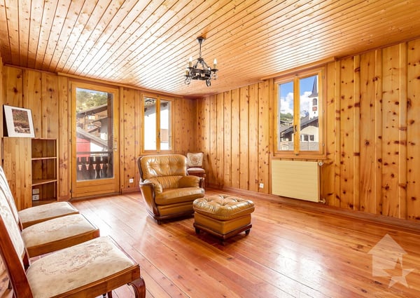 Maison villageoise à rénover, 10 pièces + locaux commerciaux, 400 m2 2
