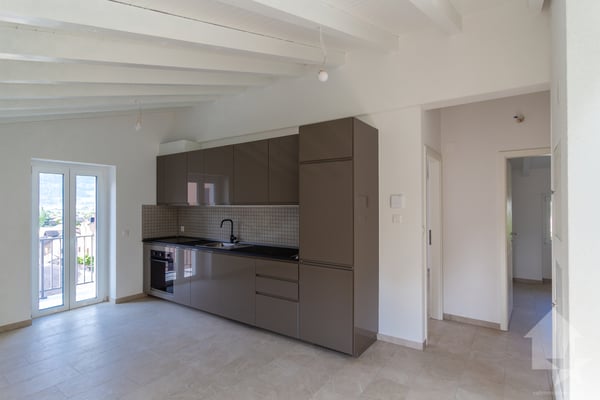 Attique de 3.5 pièces en duplex rénové avec balcon et vue magnifique 7