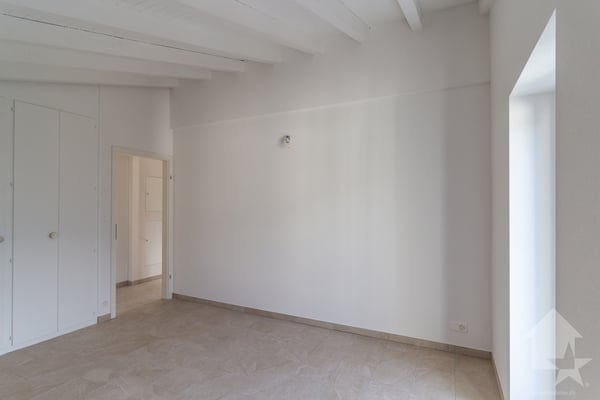 Attique de 3.5 pièces en duplex rénové avec balcon et vue magnifique 8