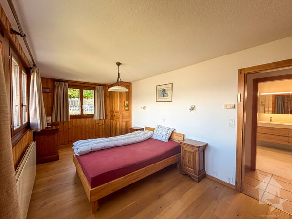 Belle maison de 3 appartements avec garage, mazot et carnotzet ! 12