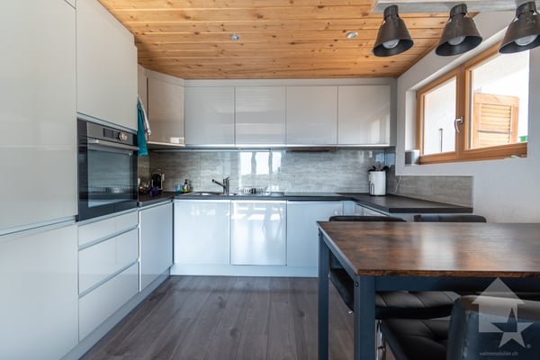 Chalet entièrement rénové avec vue panoramique aux Posses-sur-Bex 4
