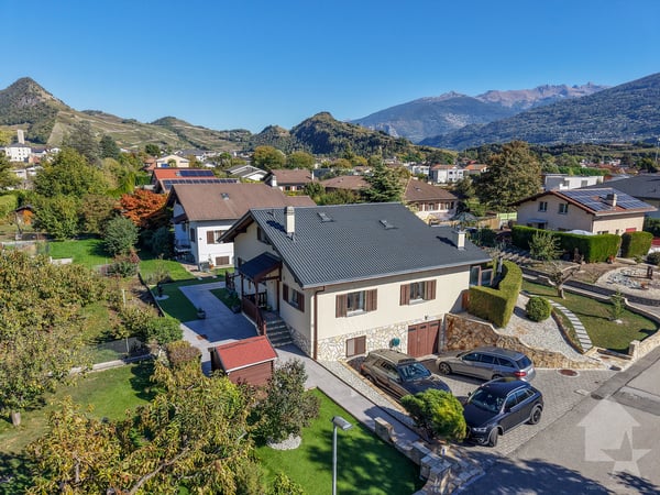 Maison villageoise de 7.5 pièces rénové, grand jardin et terrasses 4