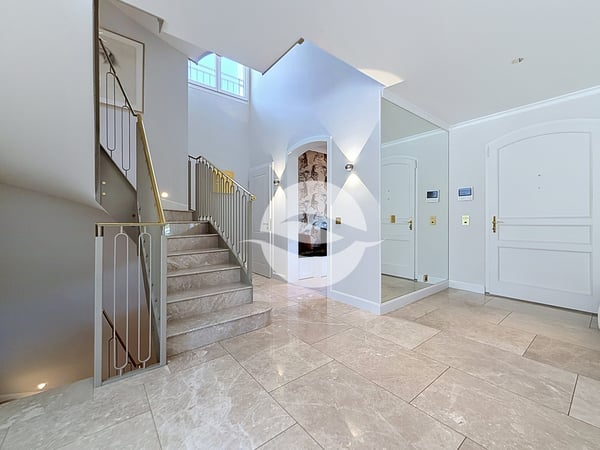 Luxueuse propriété de 6 chambres - piscine et salle de sport 7