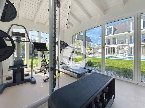Luxueuse propriété de 6 chambres - piscine et salle de sport 5