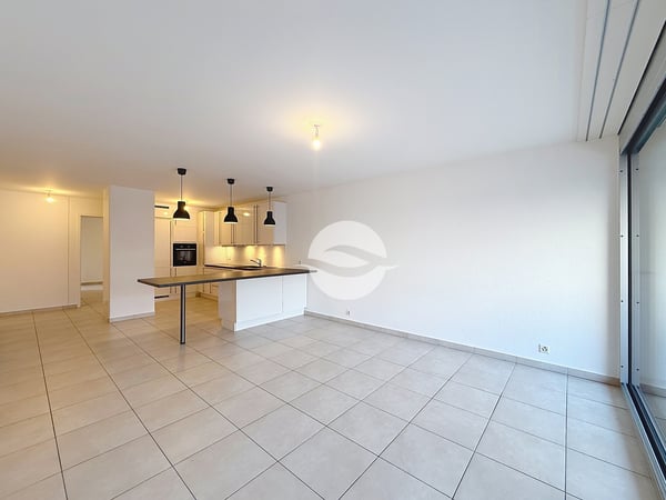 Appartement spacieux, traversant et lumineux de 5 pièces, 3 chambres! 1