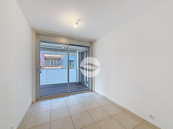 Appartement spacieux, traversant et lumineux de 5 pièces, 3 chambres! 6