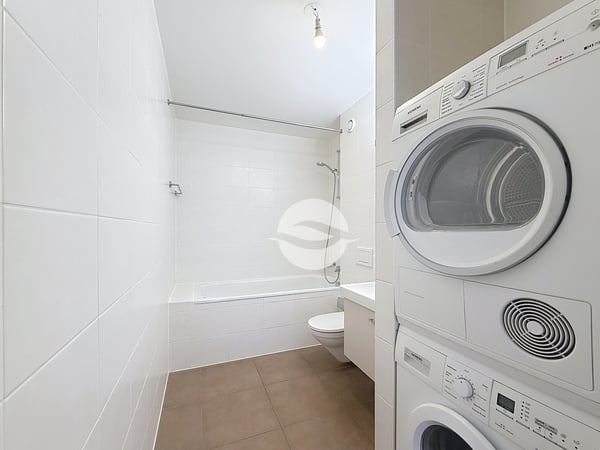 Appartement spacieux, traversant et lumineux de 5 pièces, 3 chambres! 8
