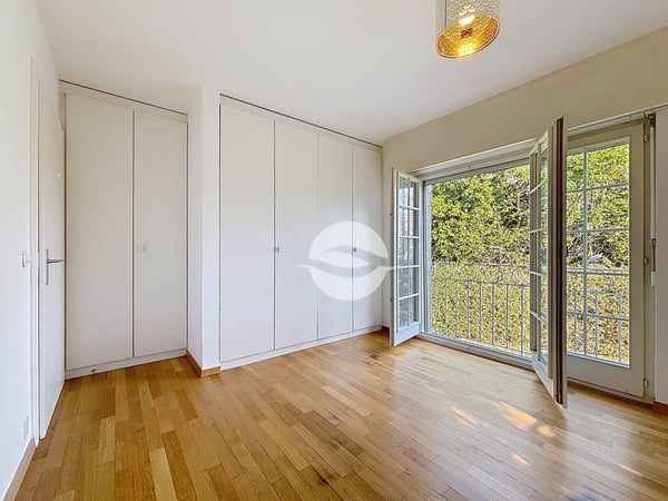 Superbe villa jumelle de standing de 7.5 p. avec bouée d'amarrage 7