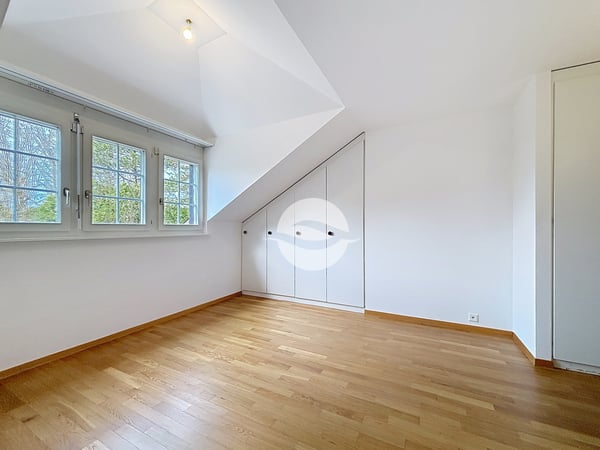 Superbe villa jumelle de standing de 7.5 p. avec bouée d'amarrage 10