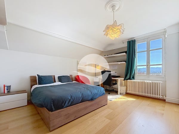 Maison de charme avec annexe et jardin arboré 11