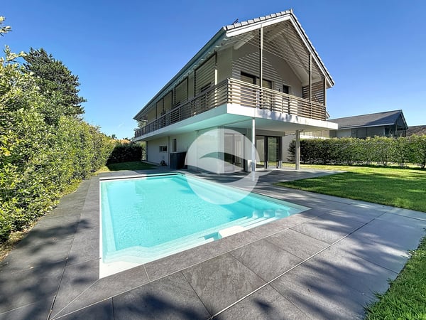 Superbe villa jumelée par couvert à voiture 1