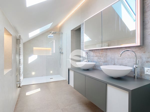 Maison de charme rénovée avec 2,5 p. indépendant - VUE LAC et ALPES 8